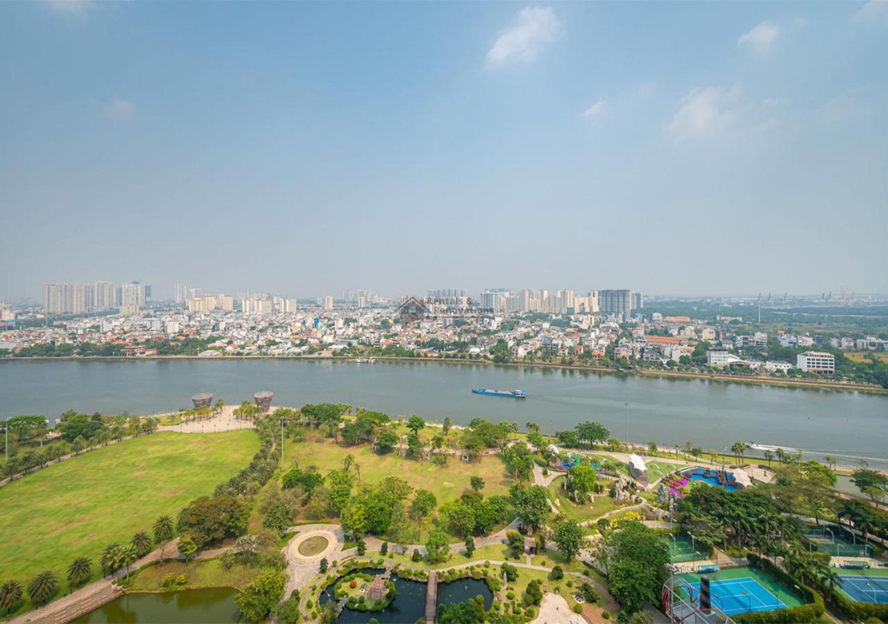 The Vinhomes Central Park Apartments - The Buildings Surrounding Landmark 81 Хошимин Екстериор снимка