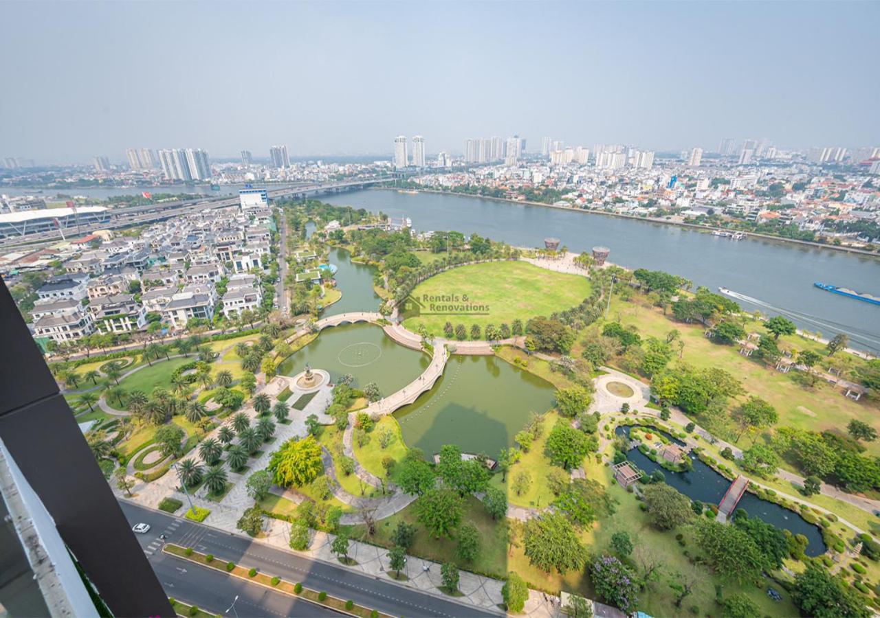 The Vinhomes Central Park Apartments - The Buildings Surrounding Landmark 81 Хошимин Екстериор снимка