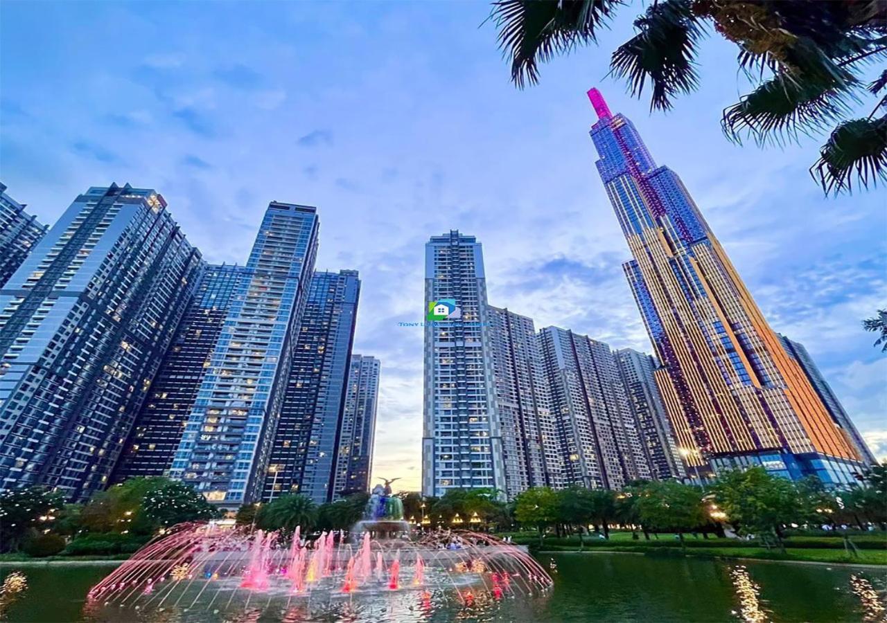 The Vinhomes Central Park Apartments - The Buildings Surrounding Landmark 81 Хошимин Екстериор снимка